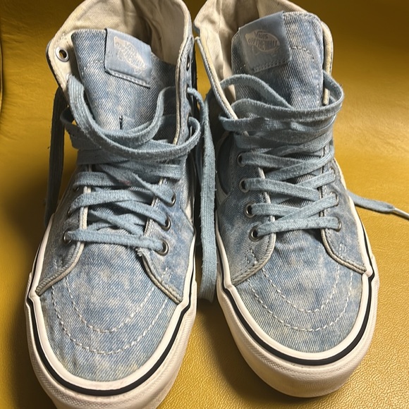 Vans - Picture 2 of 6
